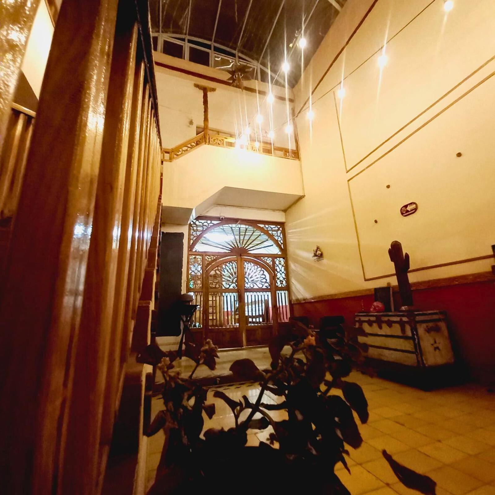 Hostal San Fransiskuni モレリア エクステリア 写真